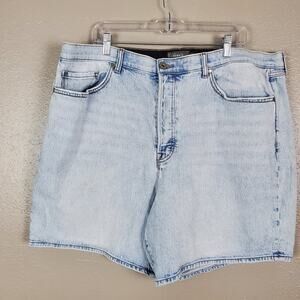 Torrid Feel the Fit Plus Size Hidden Button-Fly 7" Denim Shorts 22